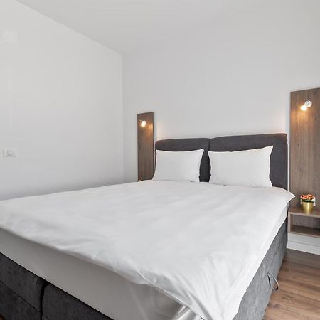 Ferienwohnung Grand Hill Flats Oradea Exterior foto