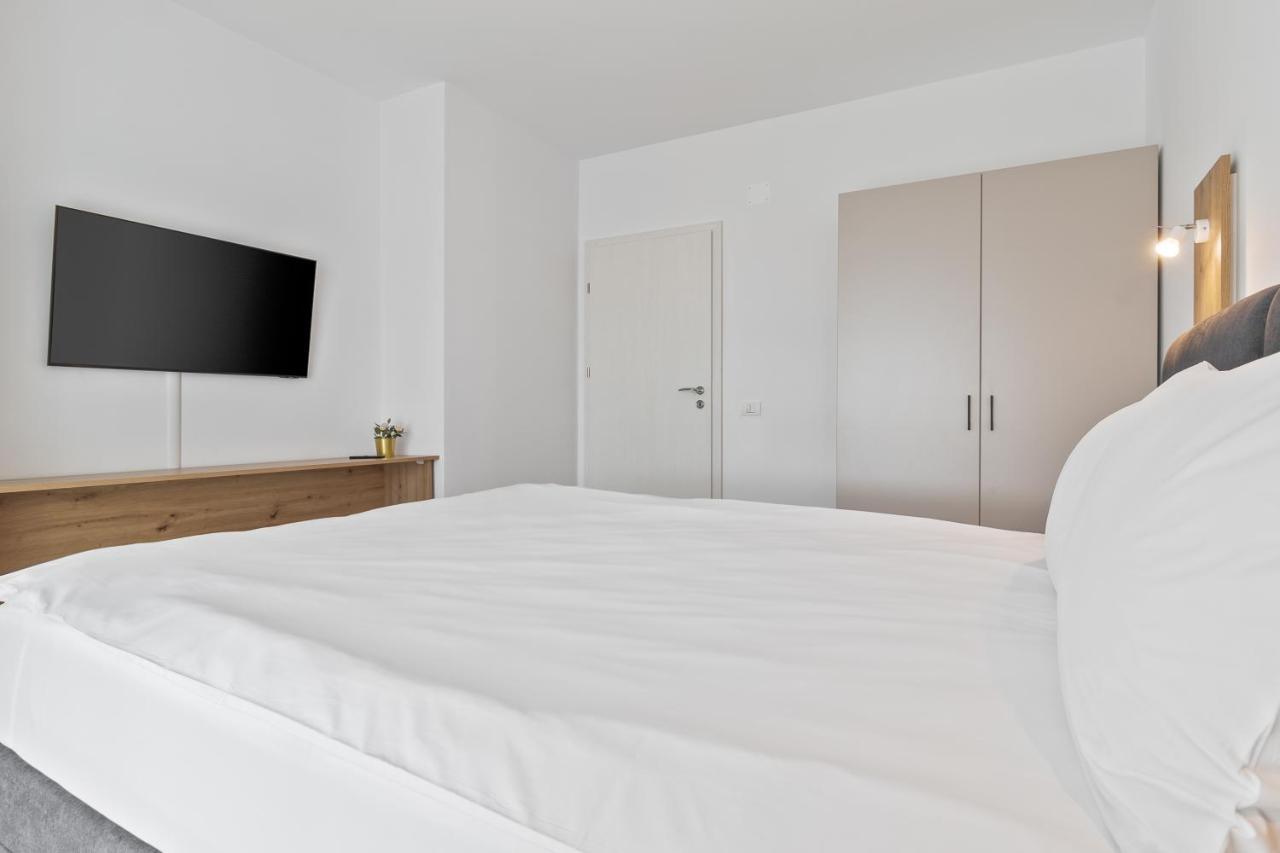 Ferienwohnung Grand Hill Flats Oradea Exterior foto