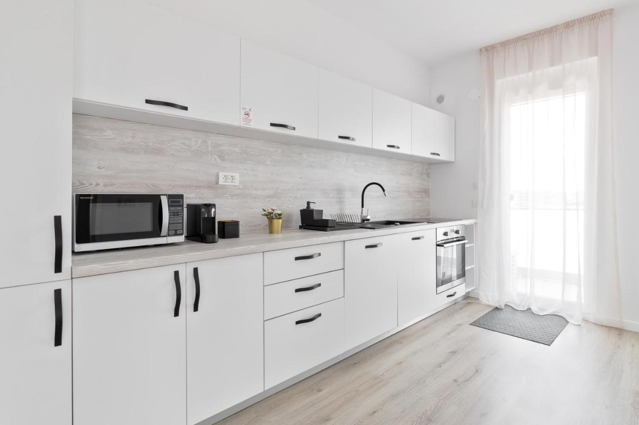 Ferienwohnung Grand Hill Flats Oradea Exterior foto