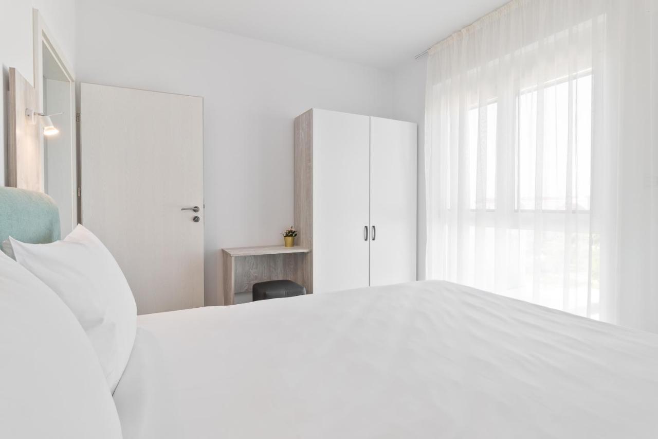 Ferienwohnung Grand Hill Flats Oradea Exterior foto