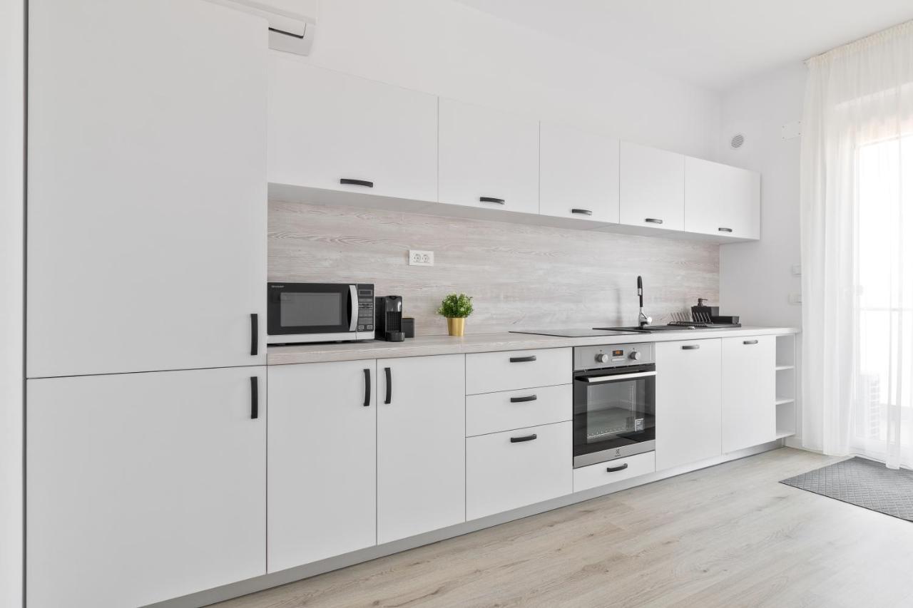 Ferienwohnung Grand Hill Flats Oradea Exterior foto
