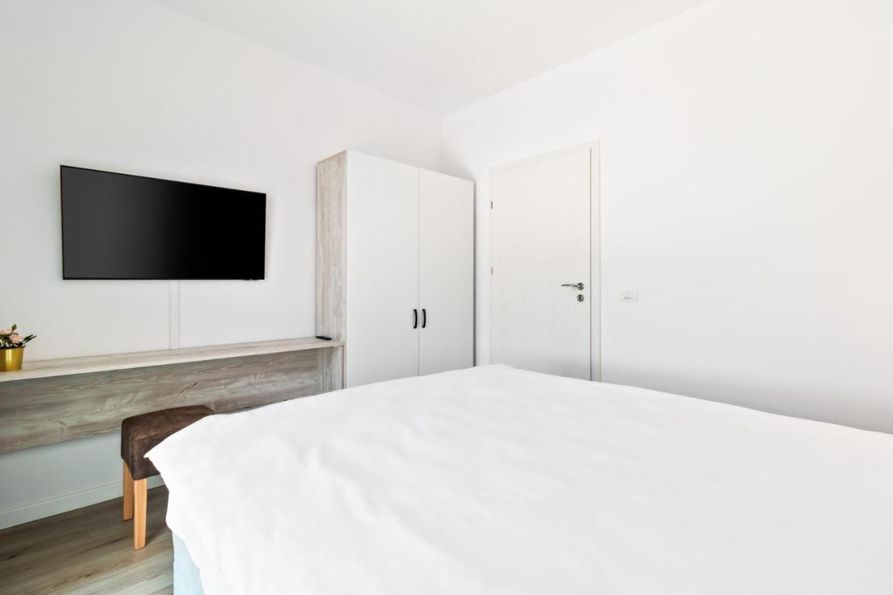 Ferienwohnung Grand Hill Flats Oradea Exterior foto