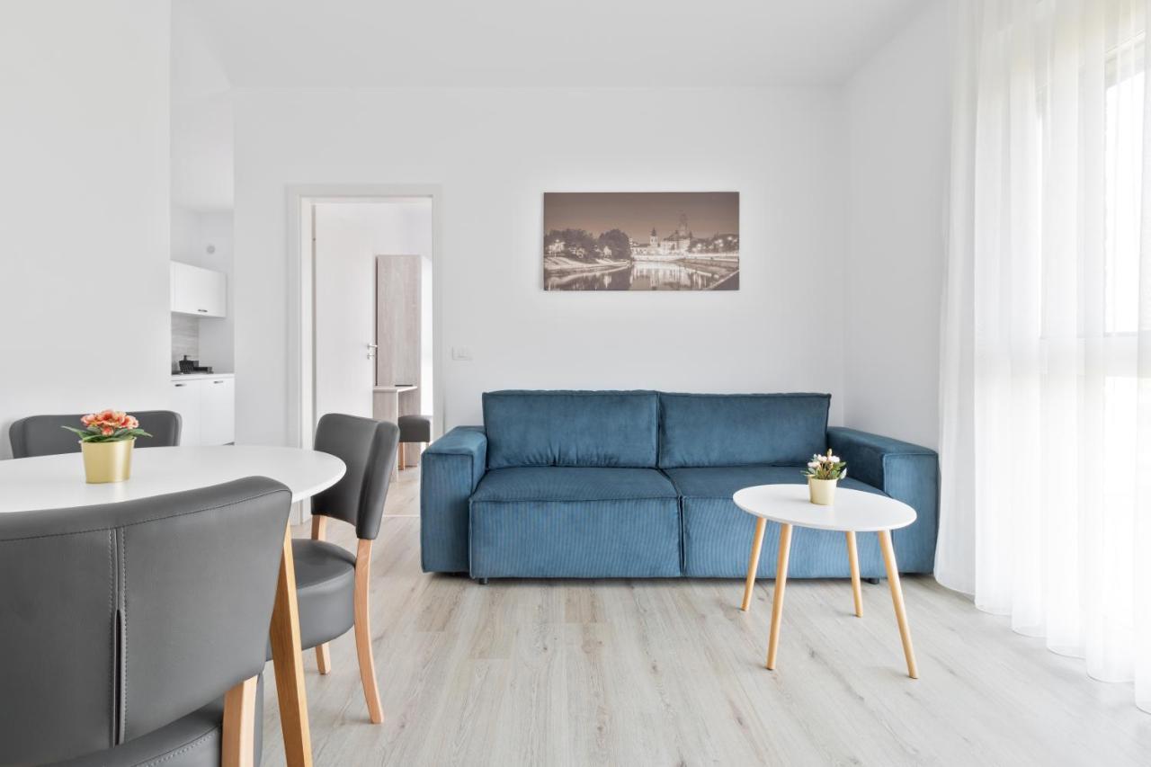 Ferienwohnung Grand Hill Flats Oradea Zimmer foto