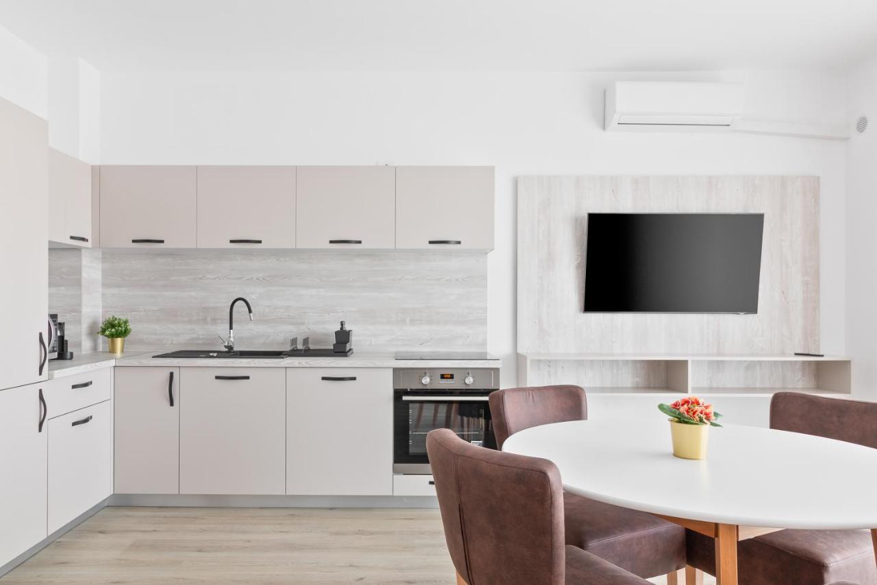 Ferienwohnung Grand Hill Flats Oradea Exterior foto