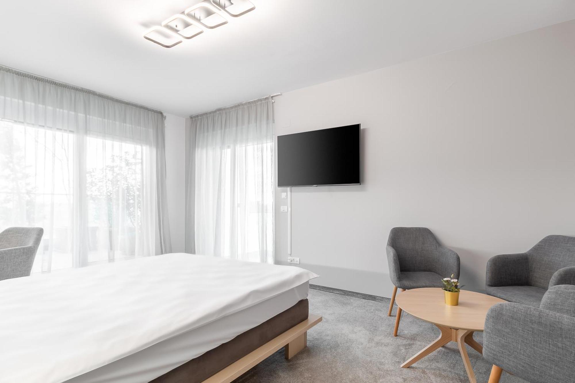 Ferienwohnung Grand Hill Flats Oradea Exterior foto