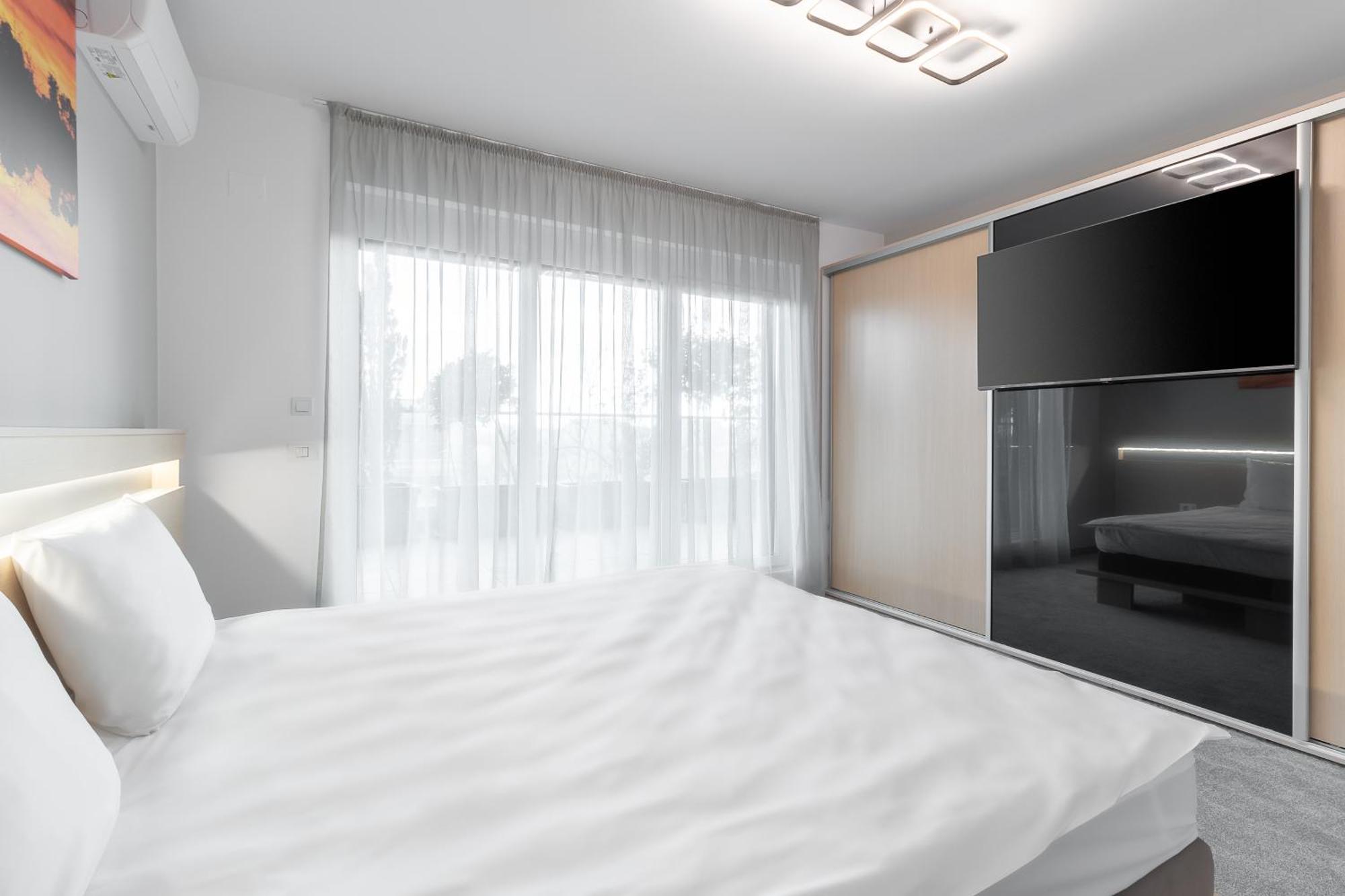 Ferienwohnung Grand Hill Flats Oradea Exterior foto
